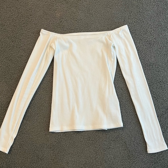 Hollister Tops - off the shoulder white ribbed hollister shirt
